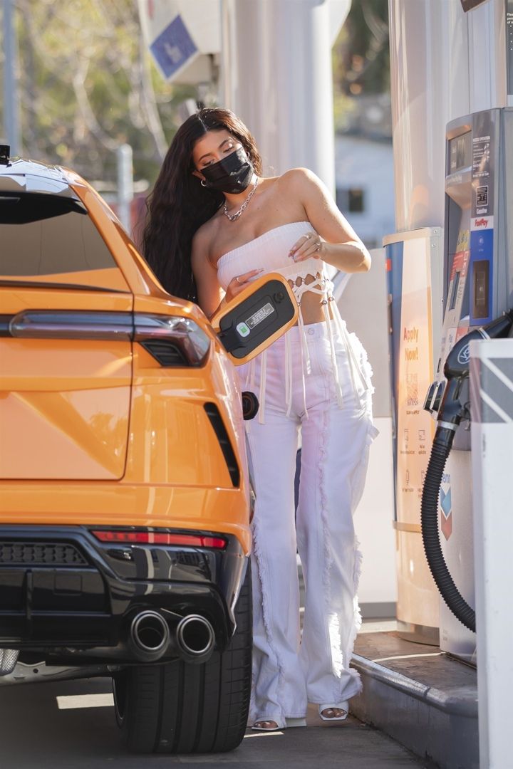 Access_Kardashian_001.jpg