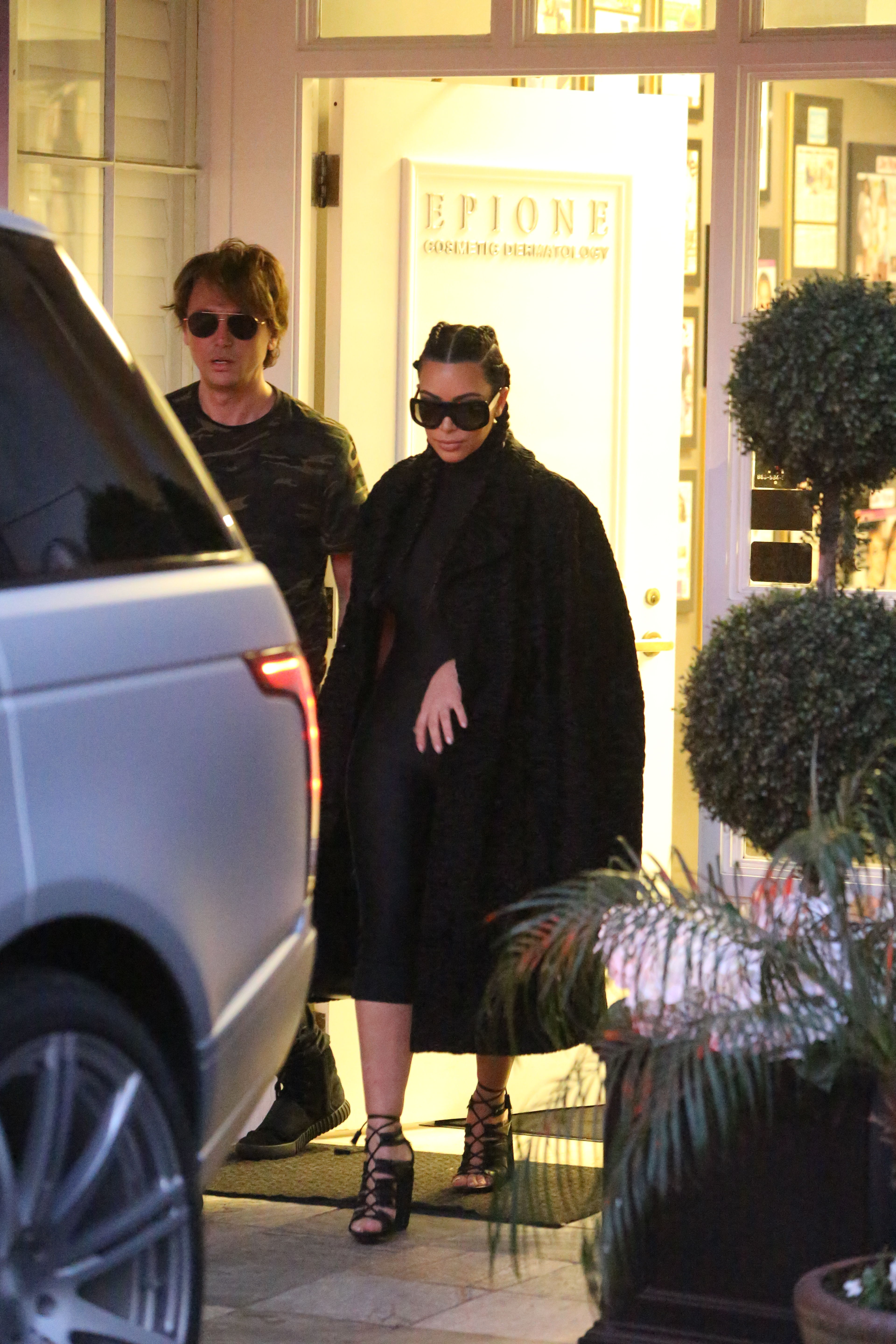 Access_Kardashian_09.jpeg