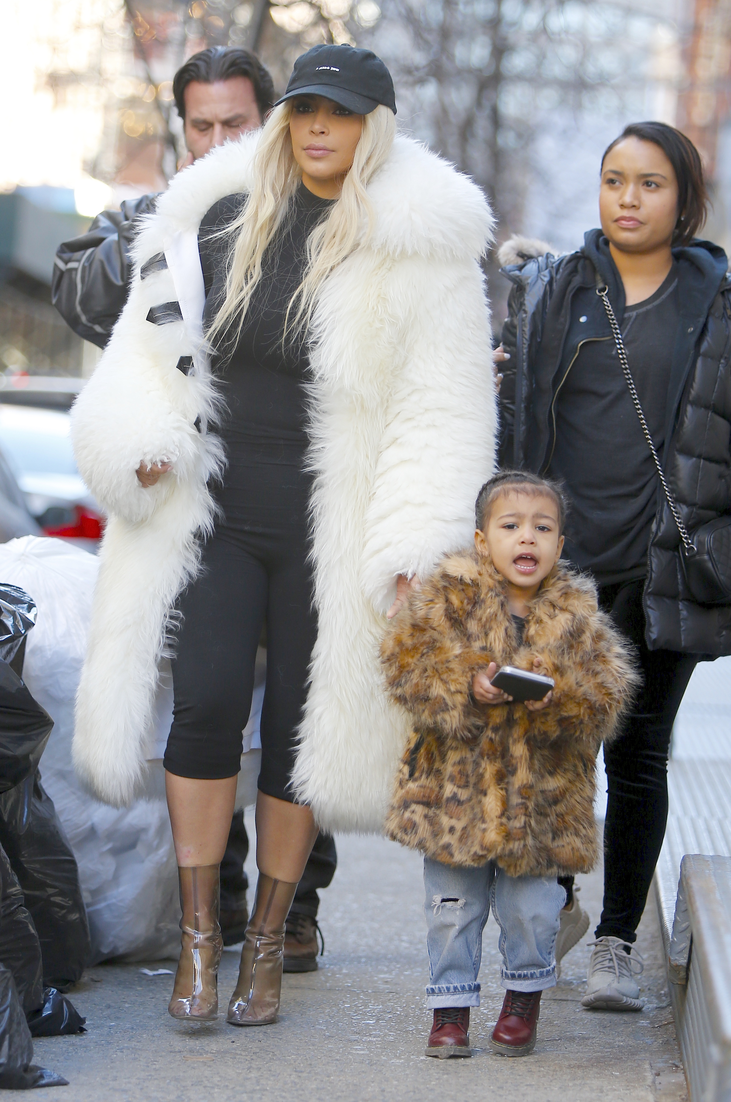 Access_Kardashian_03.jpg