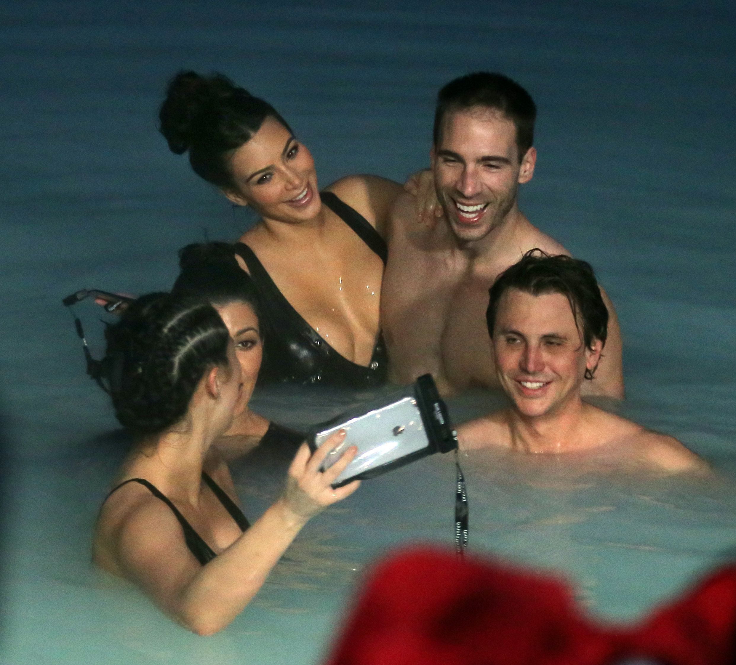 Access_Kardashian_06.jpg
