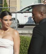 Access_Kardashian_07.jpeg