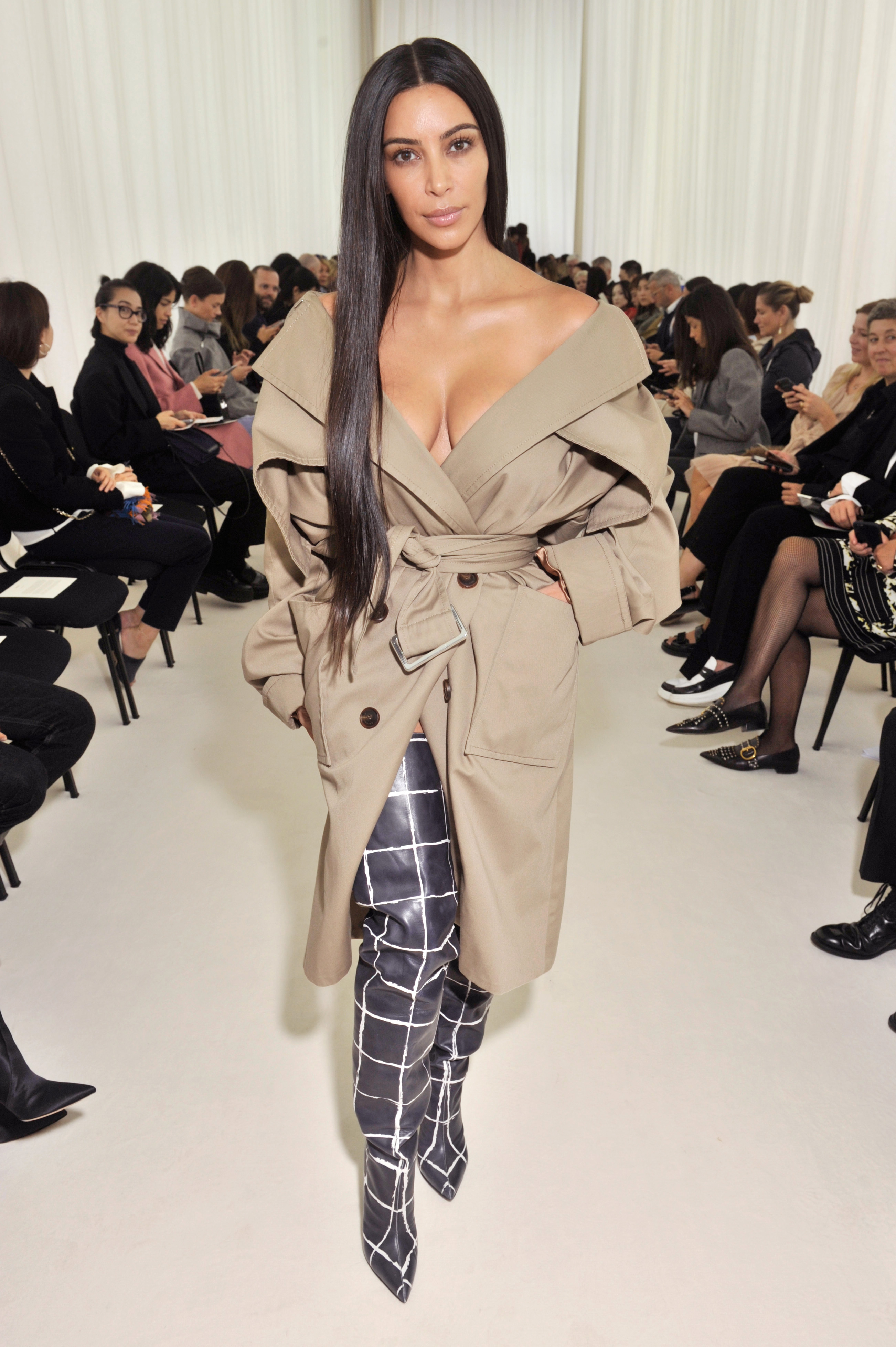 Access_Kardashian_05.jpg