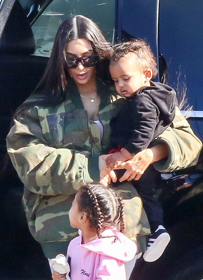 Access_Kardashian_02.jpg