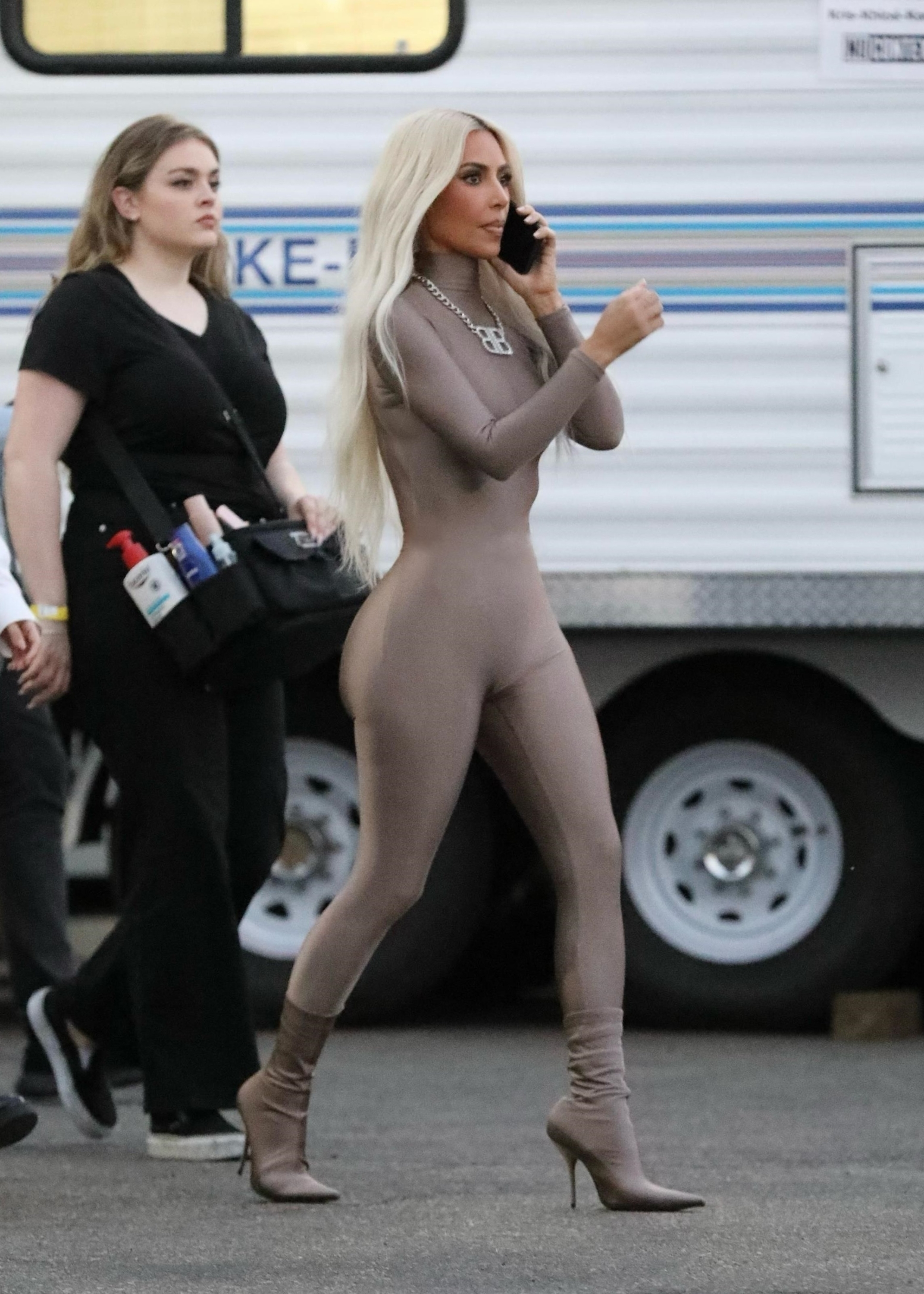 Access_Kardashian_001.jpg