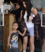Access_Kardashian_02.jpg