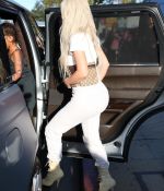 Access_Kardashian_01.jpg