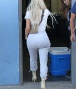 Access_Kardashian_07.jpg