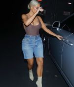 Access_Kardashian_08.jpg