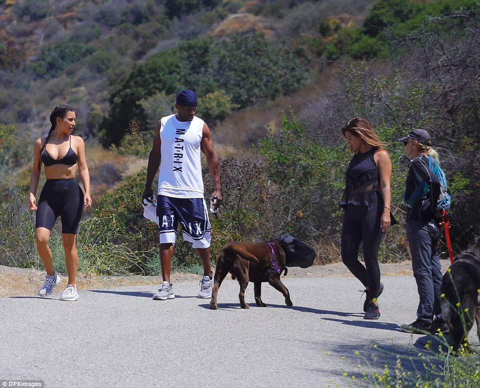 Access_Kardashian_08.jpg