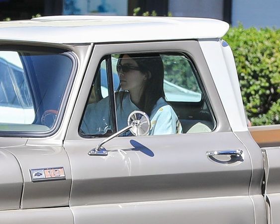 Access_Kardashian090.jpg