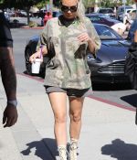 Access_Kardashian_07.jpg