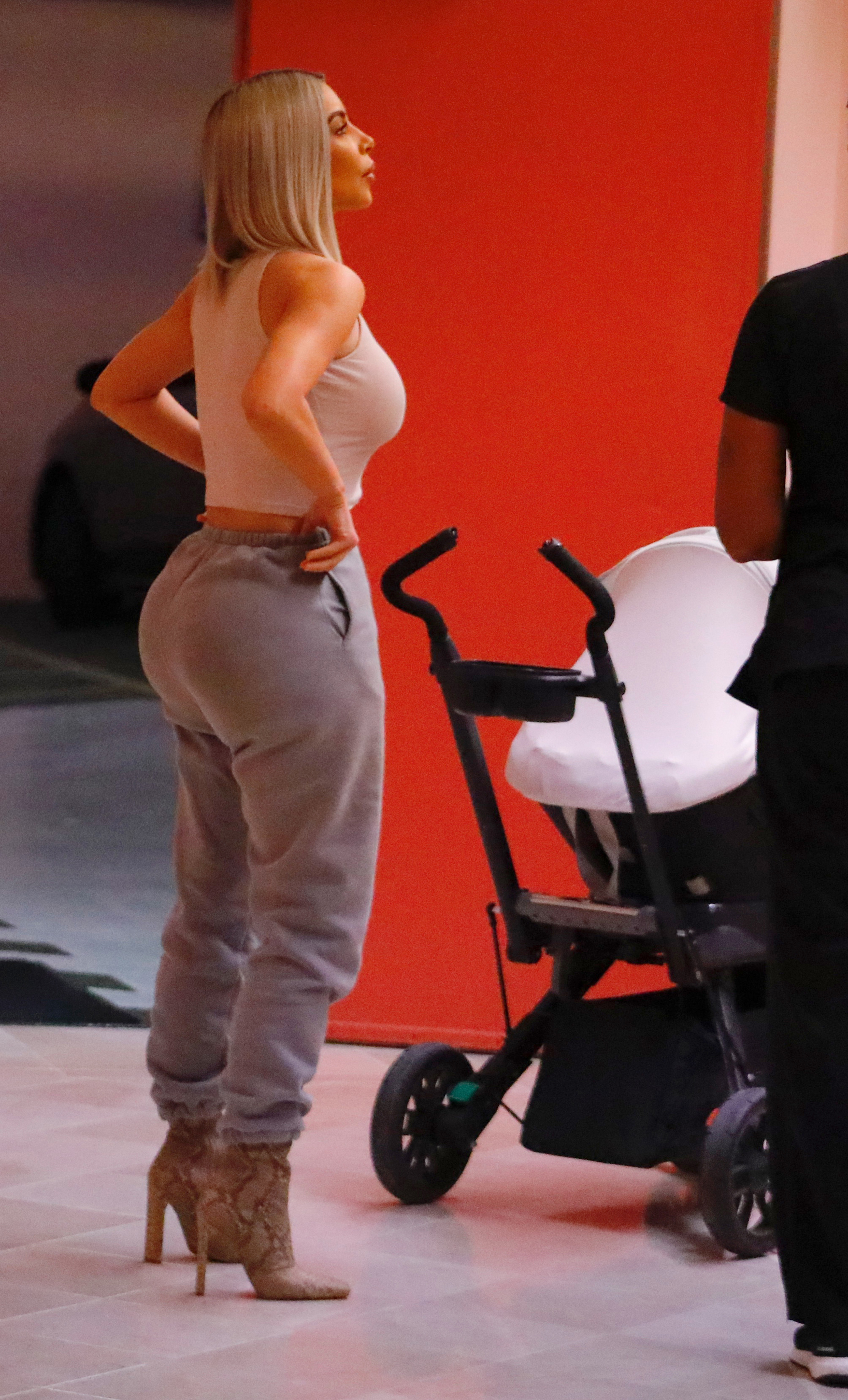 Access_Kardashian_05.jpg