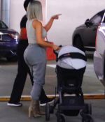 Access_Kardashian_03.jpg