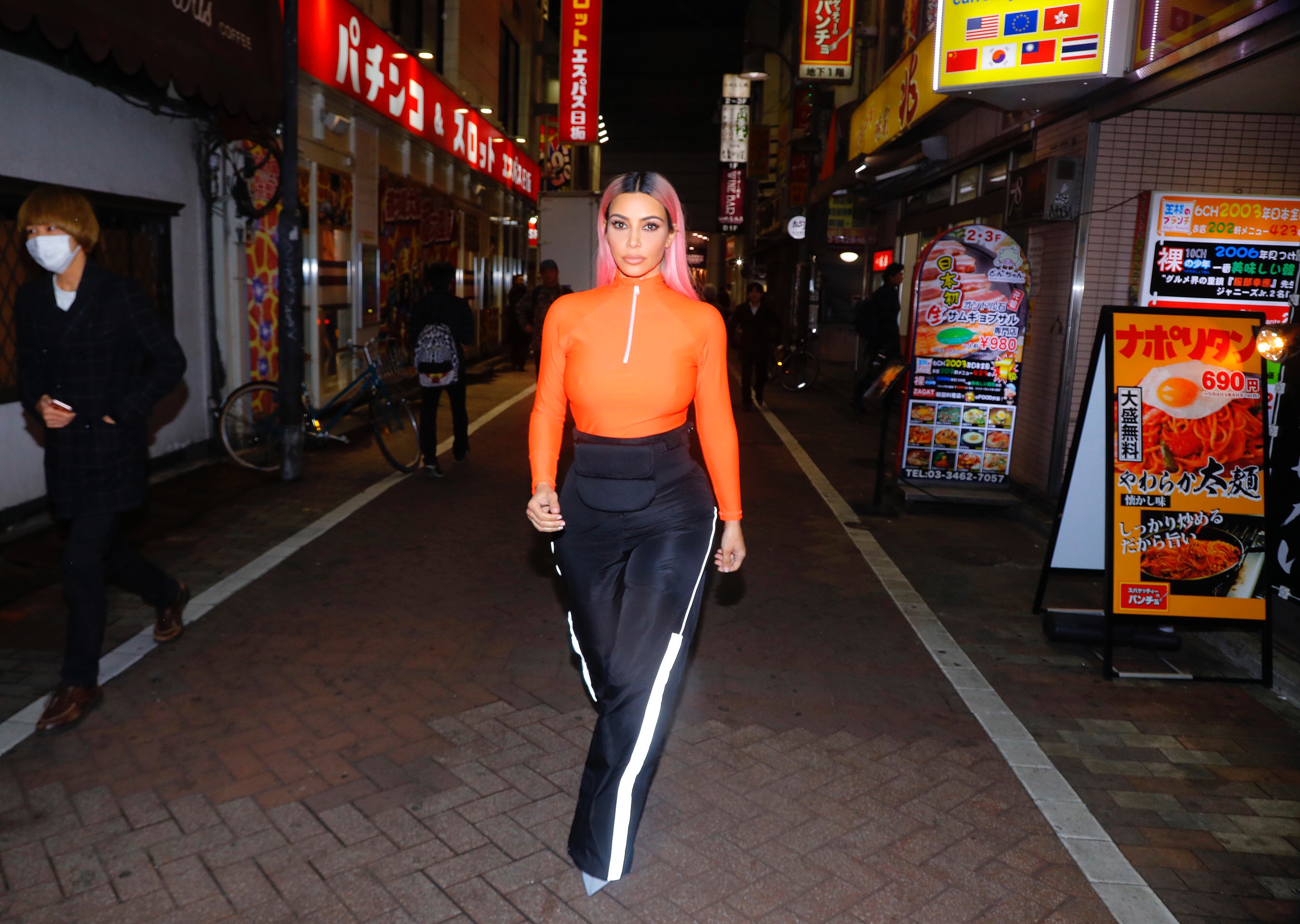 Access_Kardashian_03.jpg