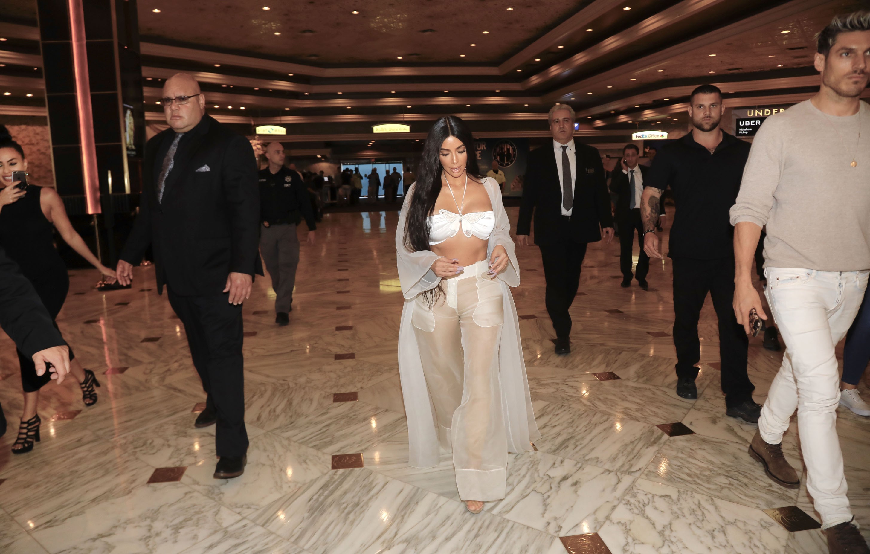 Access_Kardashian_03.jpg