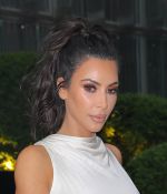 Access_Kardashian_06.jpg