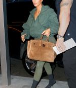 Access_Kardashian_03.jpg
