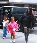 Access_Kardashian_08.jpg