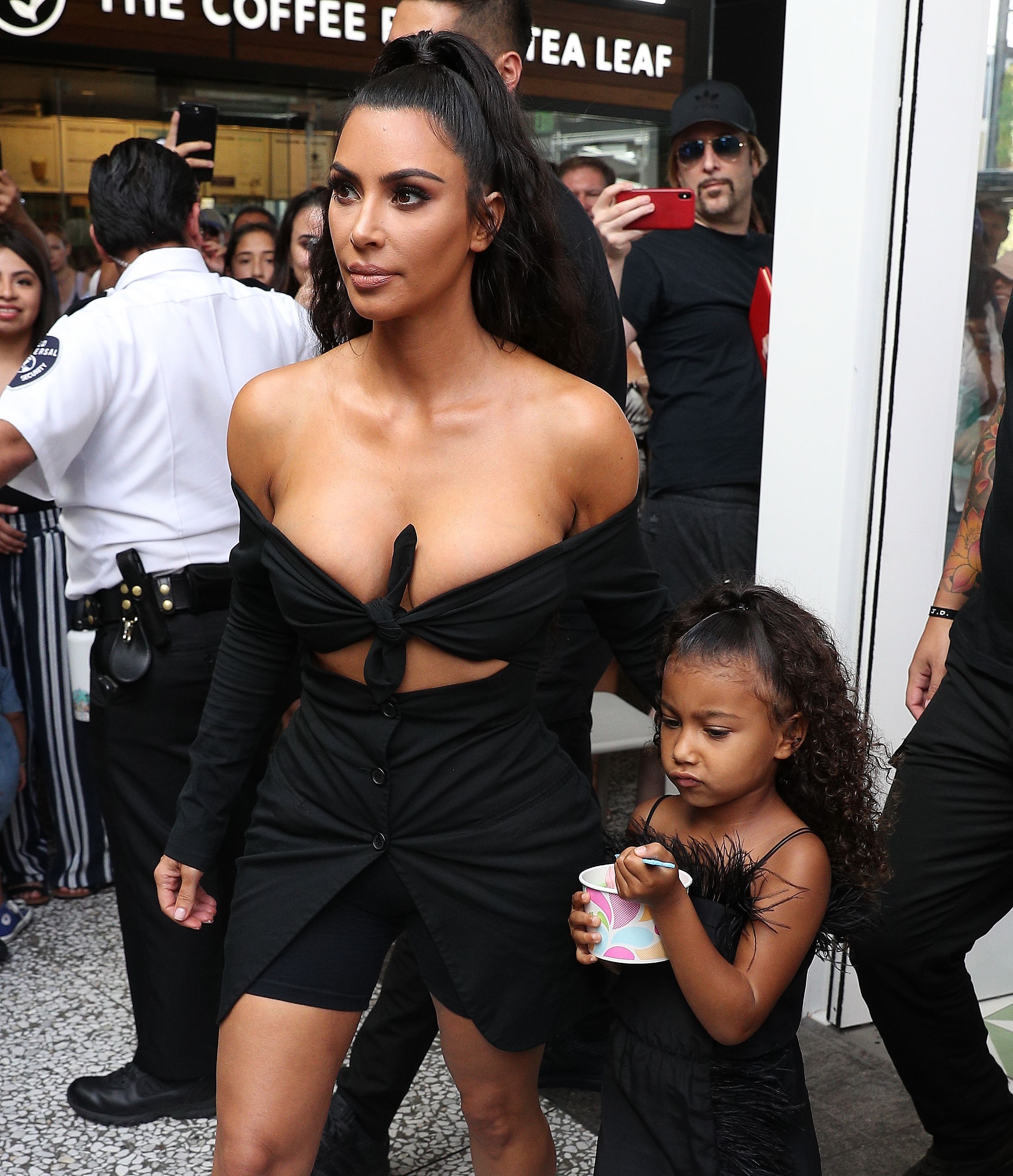 Access_Kardashian_010.jpg