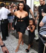 Access_Kardashian_05.jpg