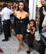 Access_Kardashian_07.jpg