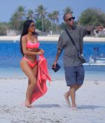 Access_Kardashian_07.jpg
