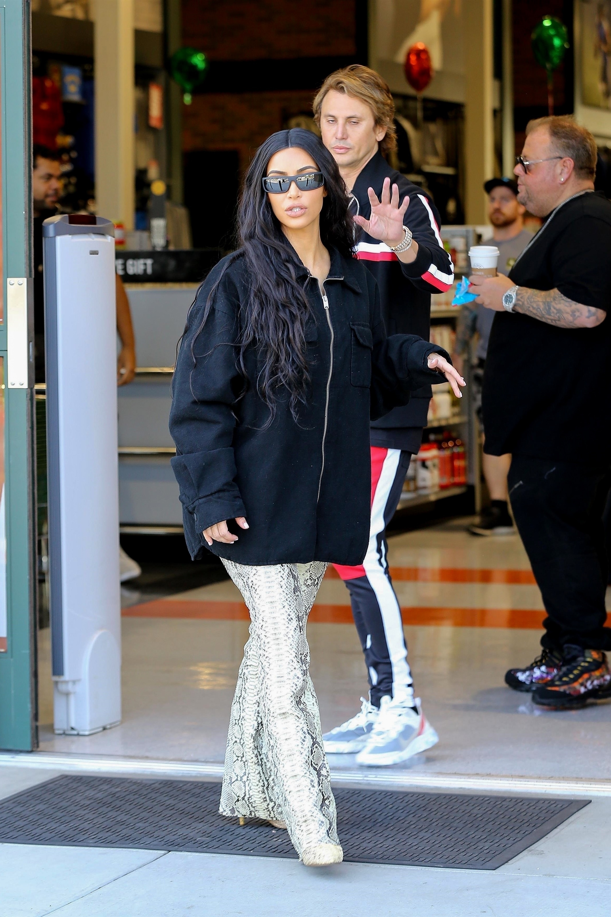 Access_Kardashian_03.jpg
