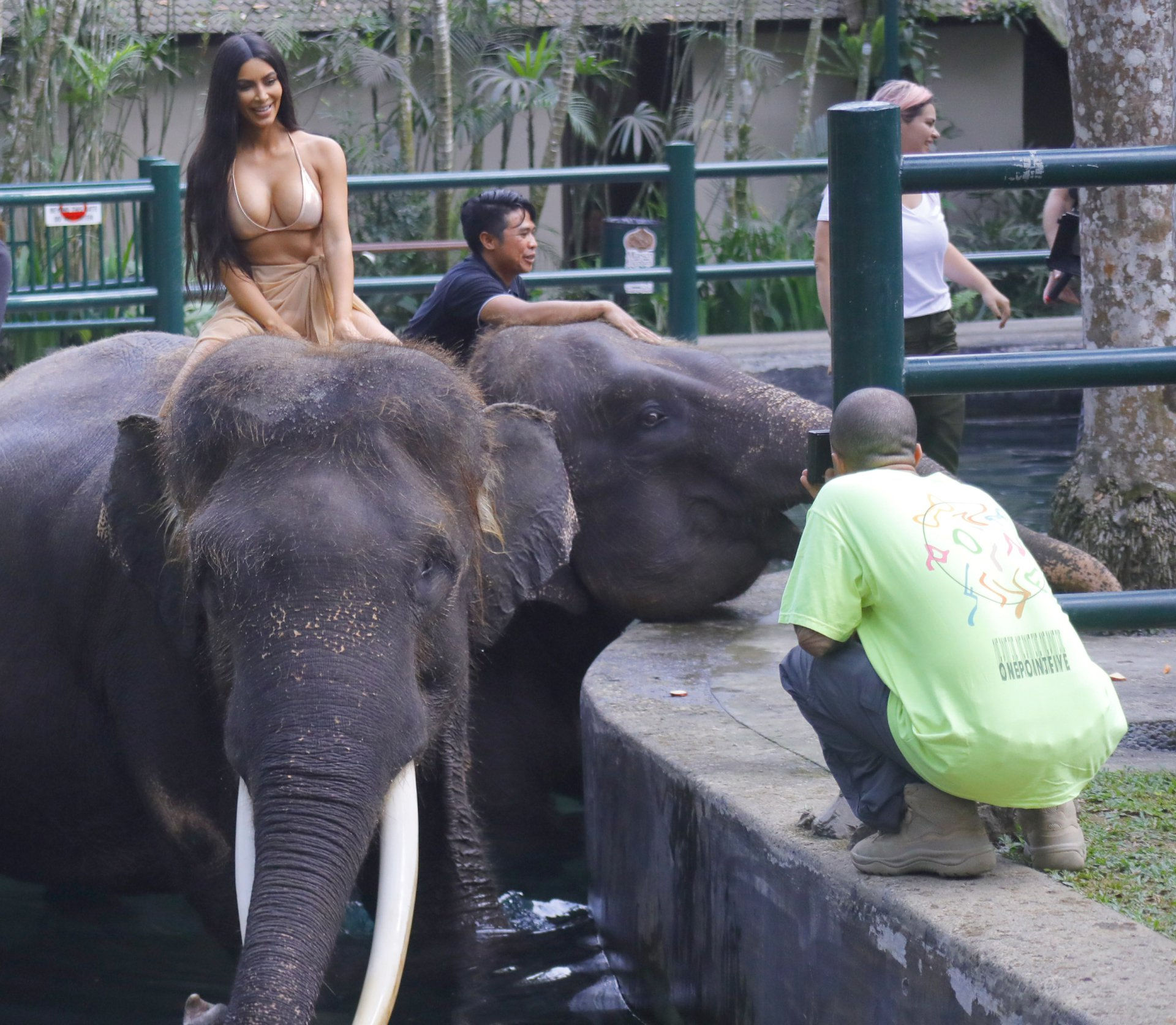 Access_Kardashian_010.jpg