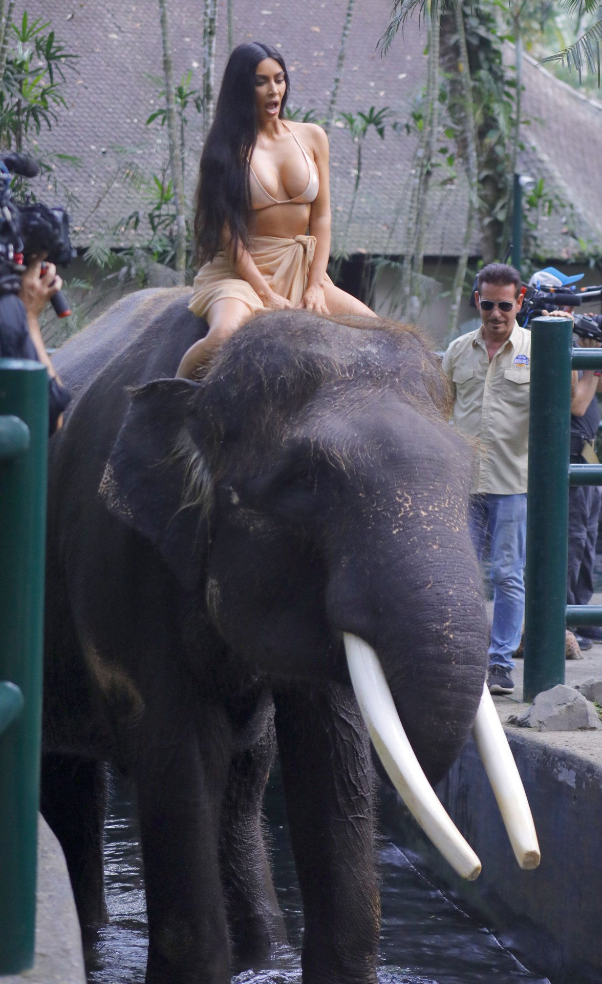 Access_Kardashian_04.jpg