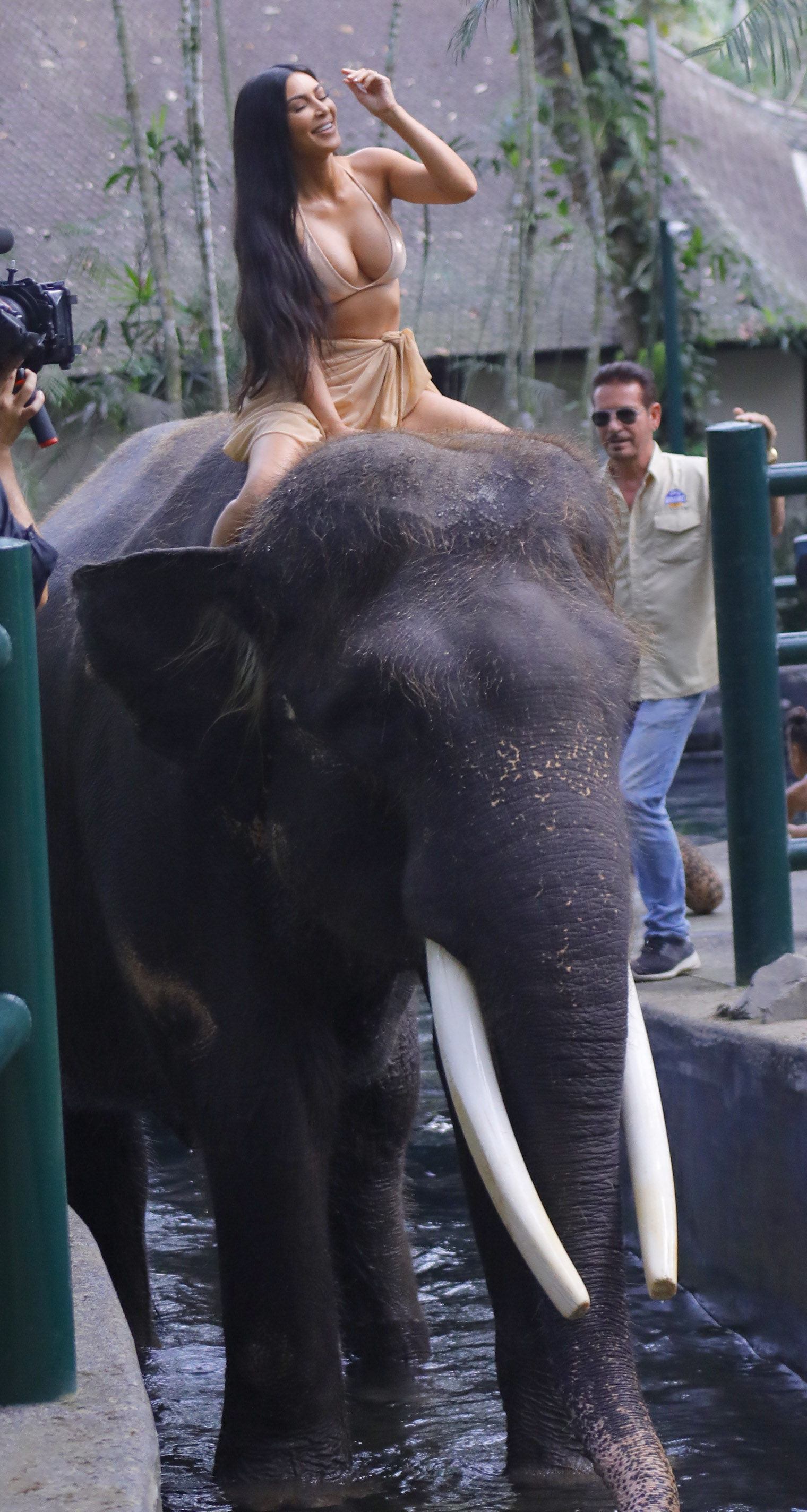 Access_Kardashian_05.jpg