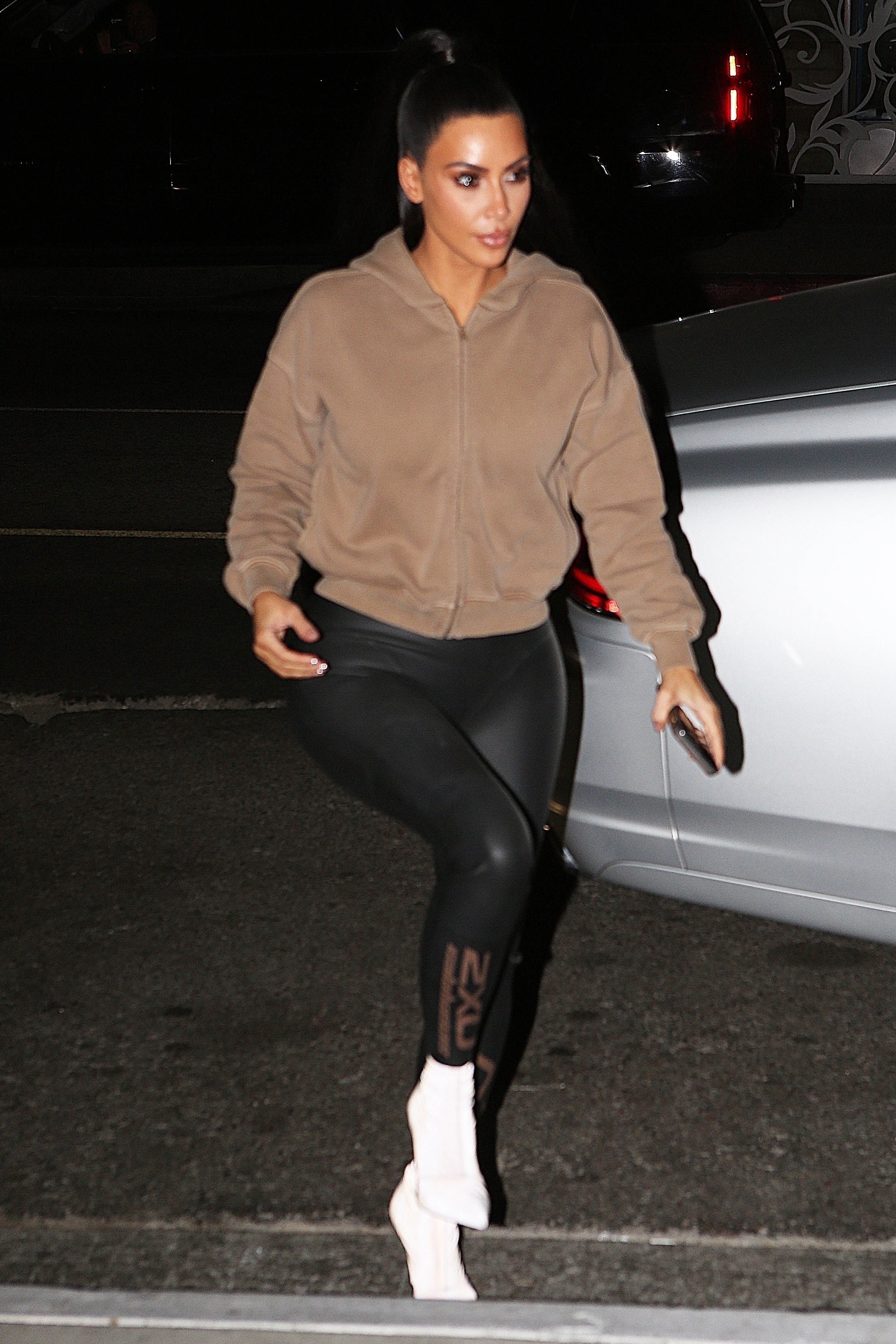 Access_Kardashian_03.jpg