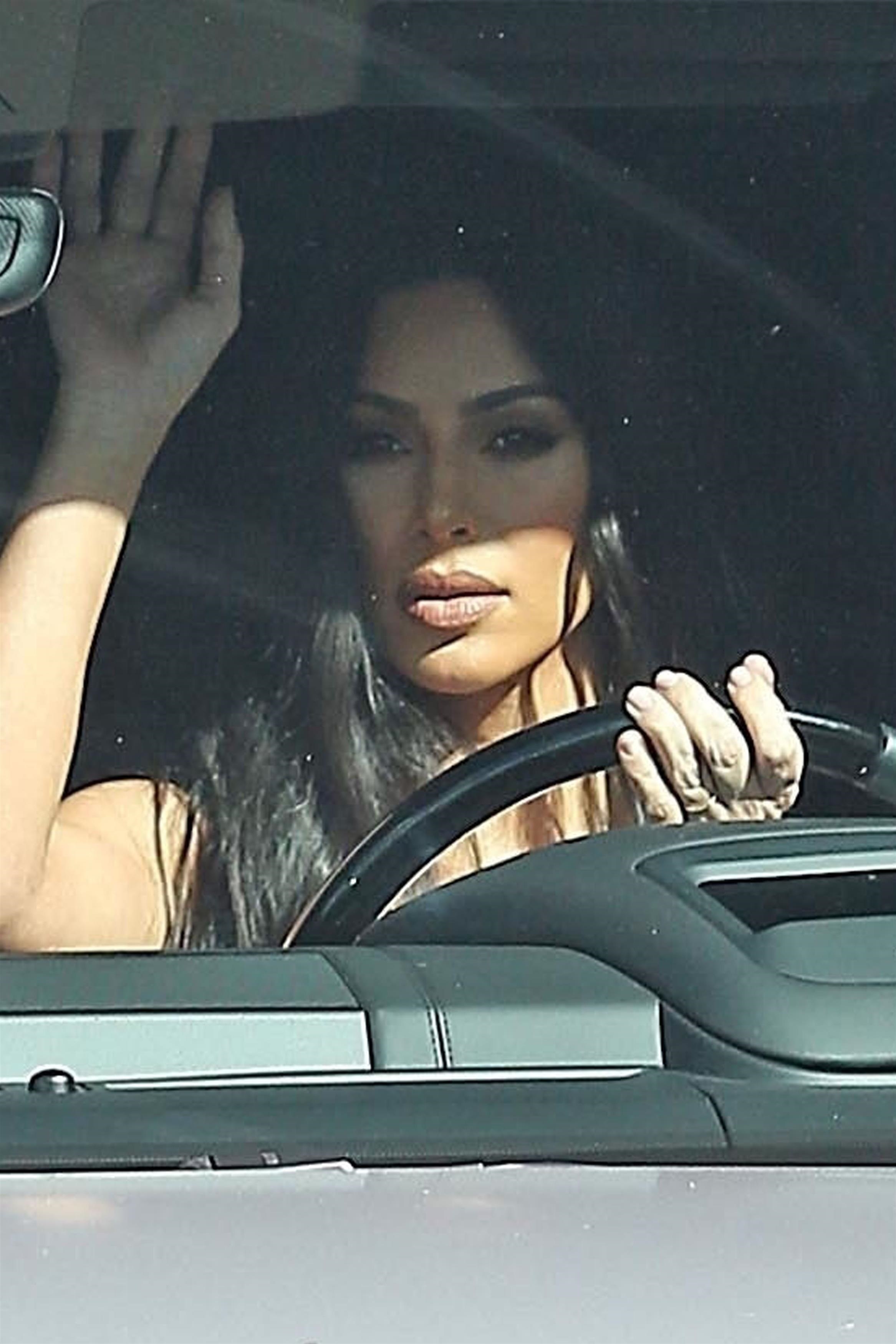 Access_Kardashian_07.jpg