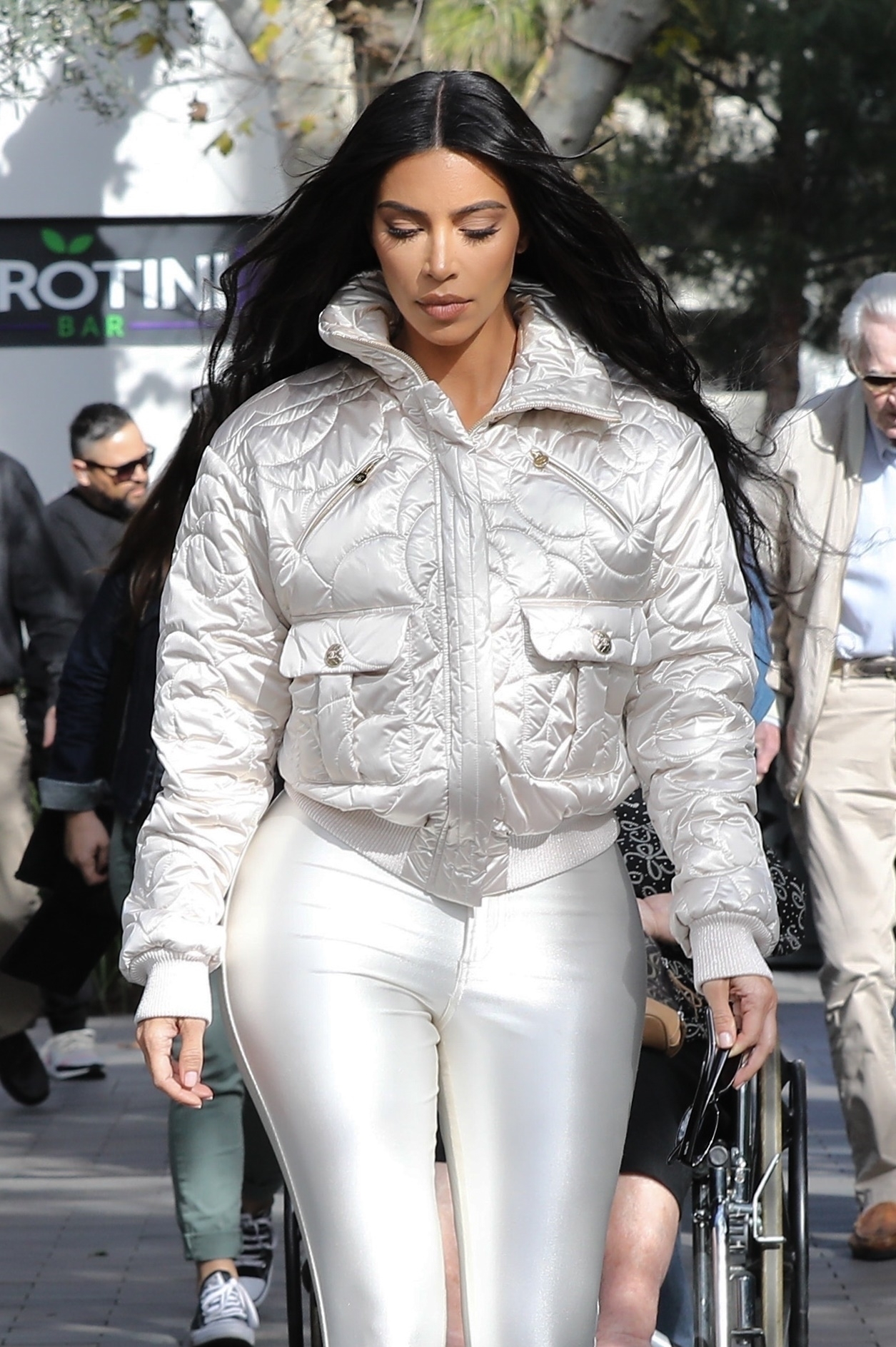 Access_Kardashian_01.jpg