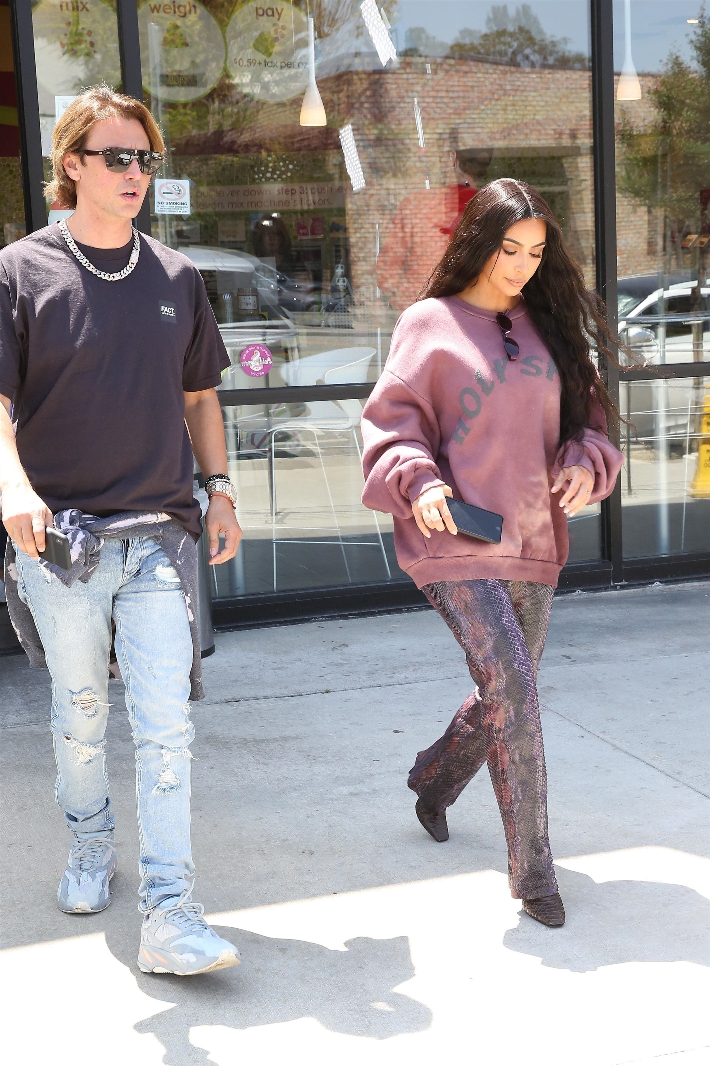 Access_Kardashian_04.jpg