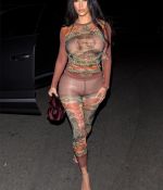 Access_Kardashian_03.jpg