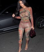 Access_Kardashian_07.jpg