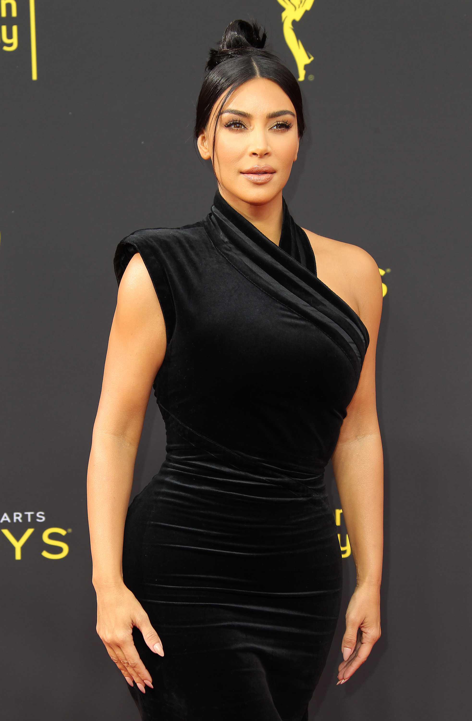 Access_Kardashian_01.jpg