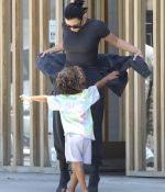 Access_Kardashian_06.jpg