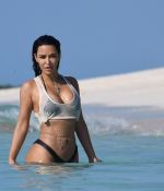 Access_Kardashian_01.jpg