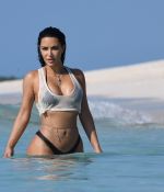 Access_Kardashian_02.jpg