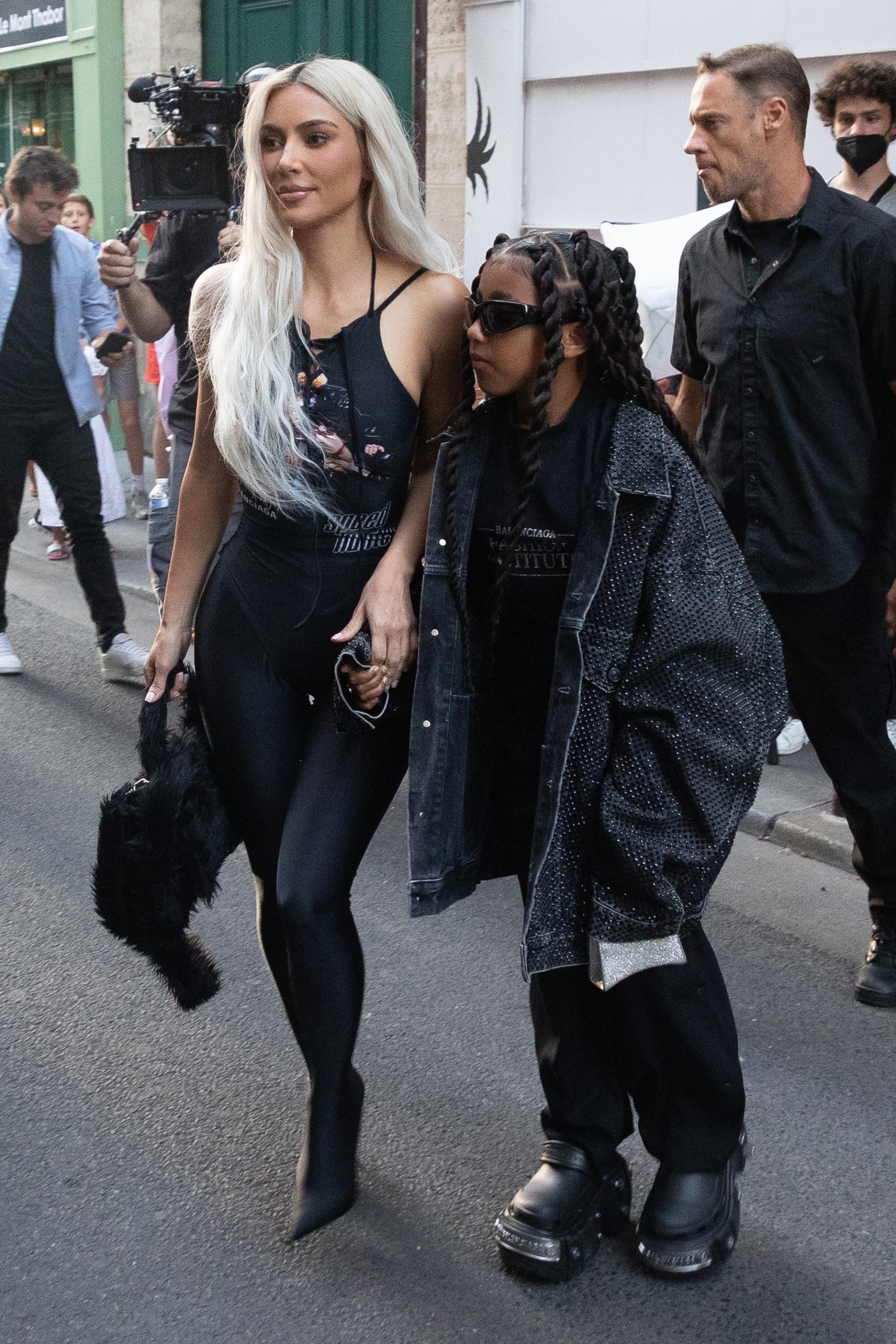 Access_Kardashian_001.jpg