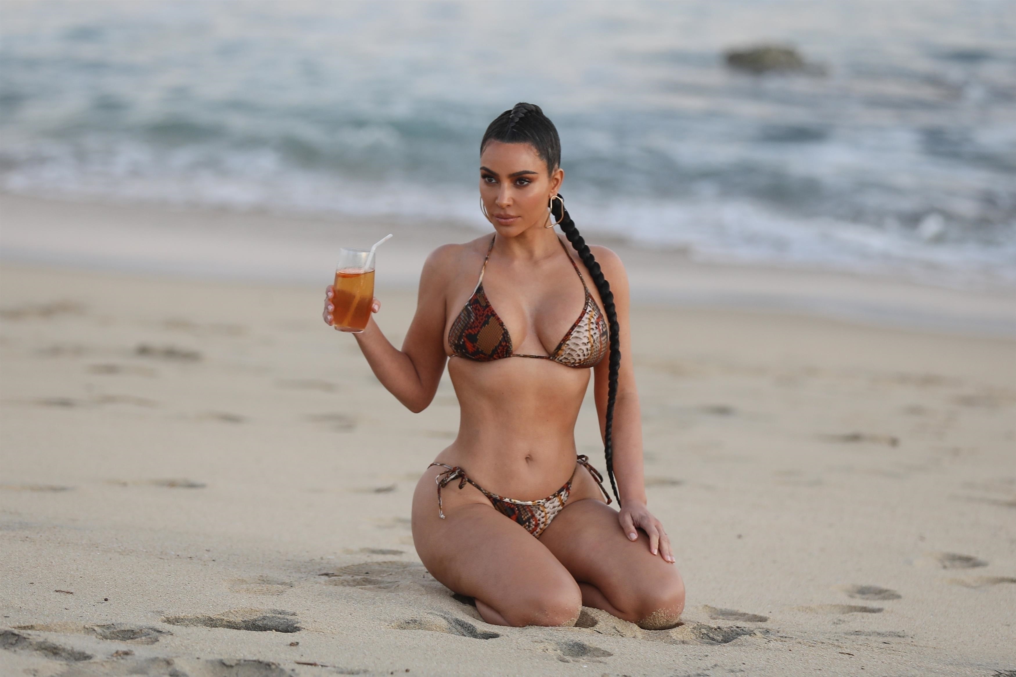 Access_Kardashian_06.jpg