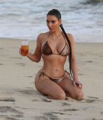 Access_Kardashian_03.jpg