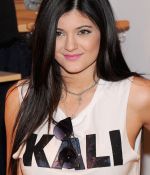 Access_Kardashian_05.jpg