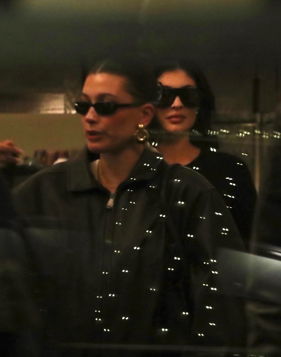 Access_Kardashian_06.jpg