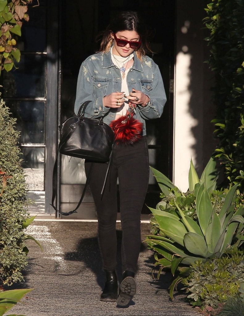 Access_Kardashian_06.jpg