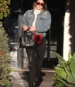 Access_Kardashian_03.jpg