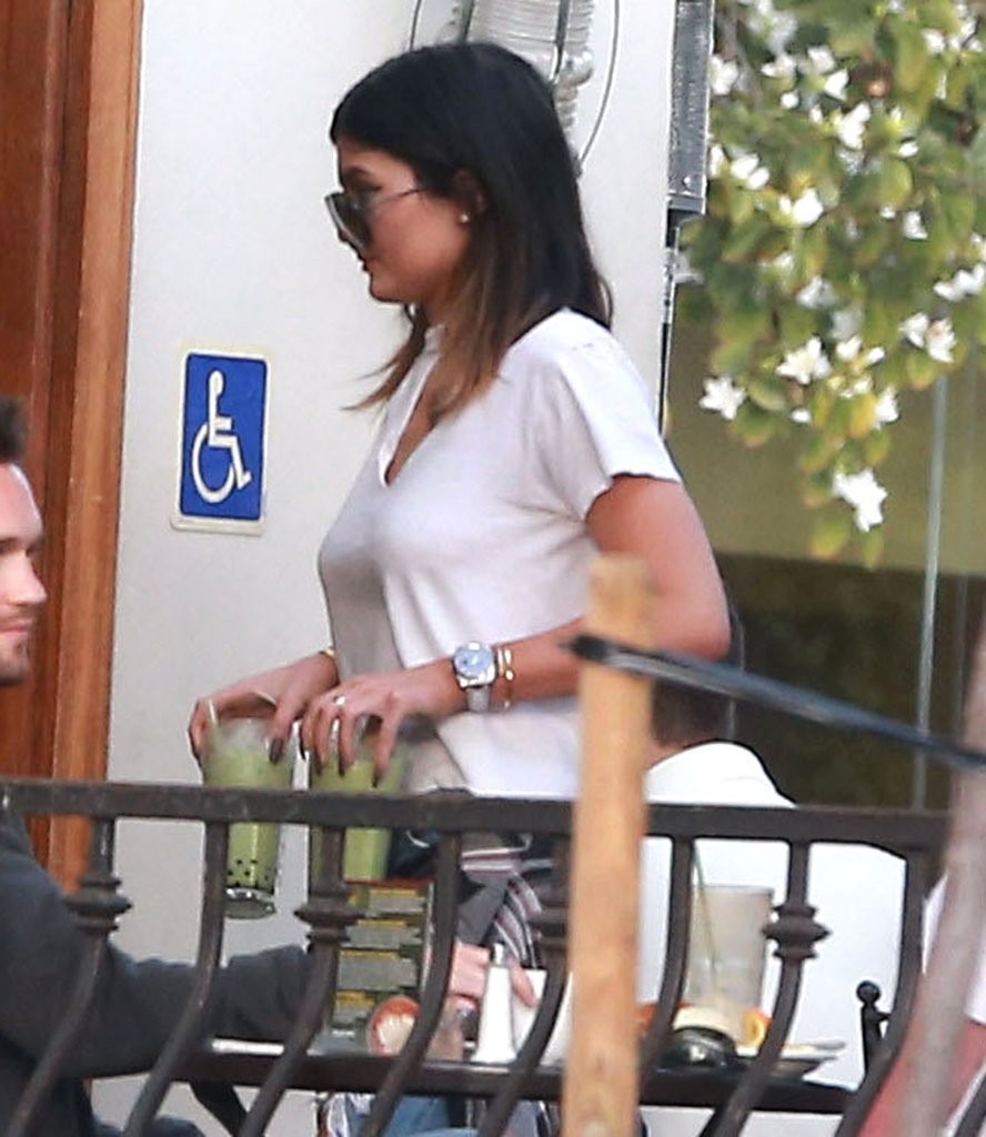 Access_Kardashian_03.jpg