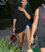 Access_Kardashian_02.jpg