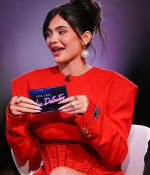 Access_Kardashian_03.jpg